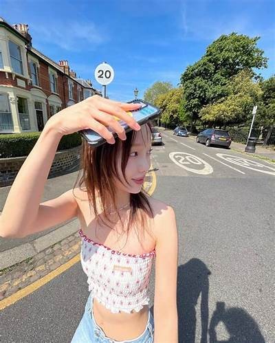 高清自拍视频分享，720p清晰画质，探索美好瞬间与创意表现。
